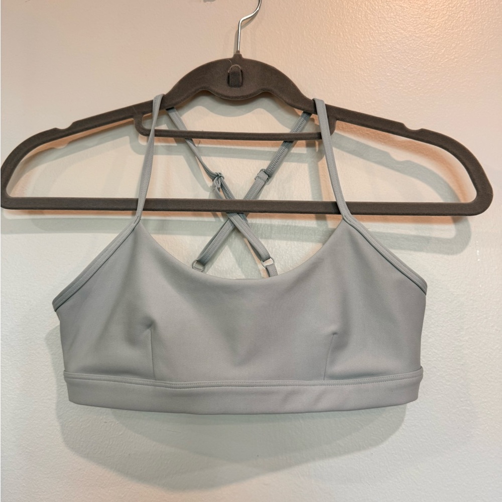 Alo airlift intrigue sports bra size Small color baby blue